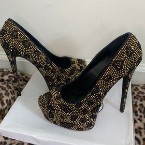 Steve Madden Black and Gold Rhinestone Leopard Platform Pumps